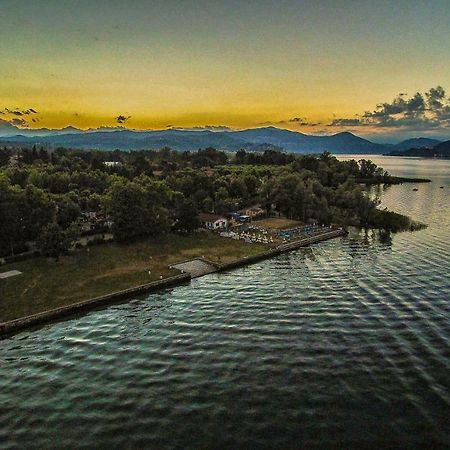 Ritratto Sul Lago Dormelletto Exteriér fotografie