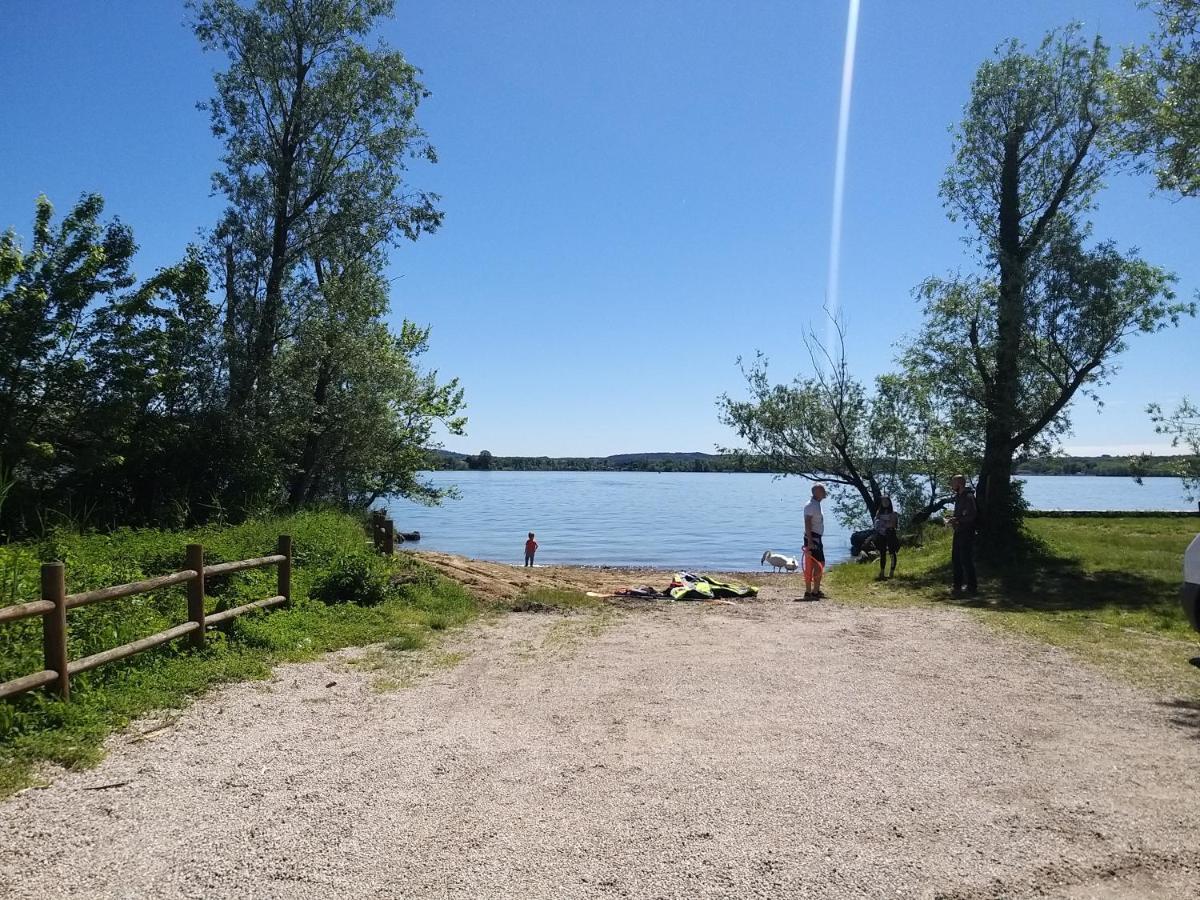 Ritratto Sul Lago Dormelletto Exteriér fotografie