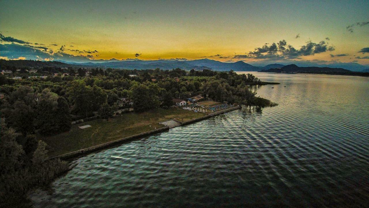 Ritratto Sul Lago Dormelletto Exteriér fotografie